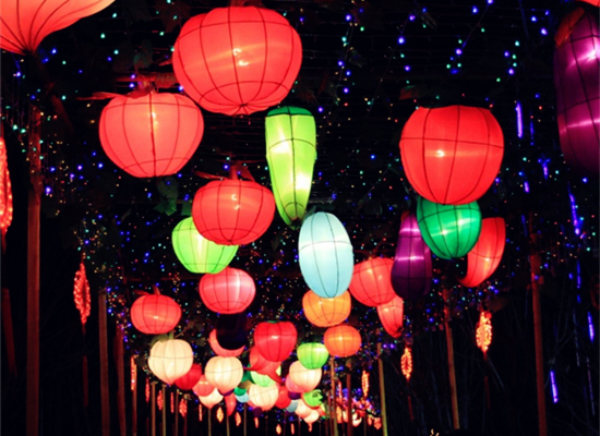 Zhuhai glows with fame in lantern lights